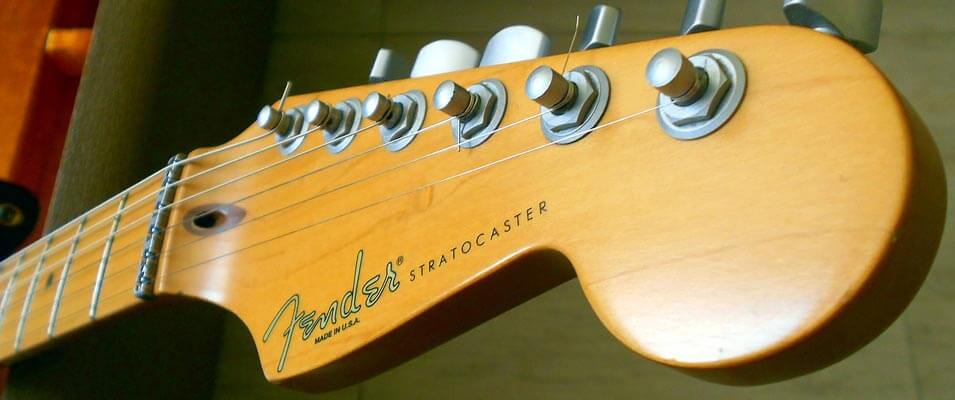 Fender-Stratocaster-E-Gitarre-kaufen